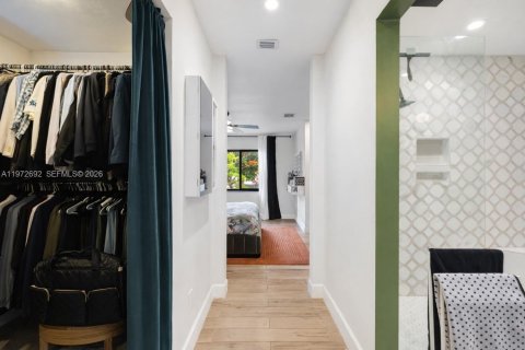 Villa ou maison à vendre à Miami, Floride: 2 chambres, 150.13 m2 № 2044800 - photo 25