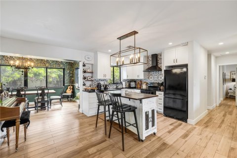 Villa ou maison à vendre à Miami, Floride: 2 chambres, 150.13 m2 № 2044800 - photo 12