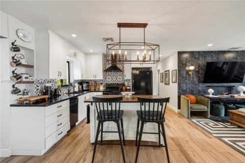 Villa ou maison à vendre à Miami, Floride: 2 chambres, 150.13 m2 № 2044800 - photo 13