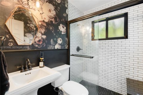 Villa ou maison à vendre à Miami, Floride: 2 chambres, 150.13 m2 № 2044800 - photo 17