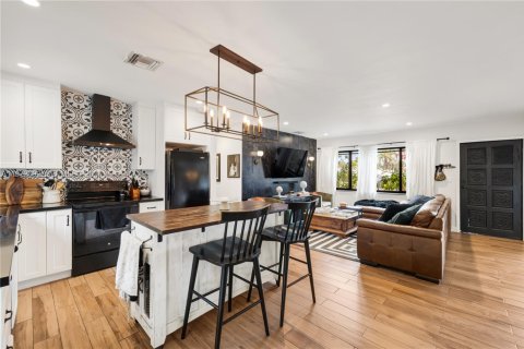 Villa ou maison à vendre à Miami, Floride: 2 chambres, 150.13 m2 № 2044800 - photo 14