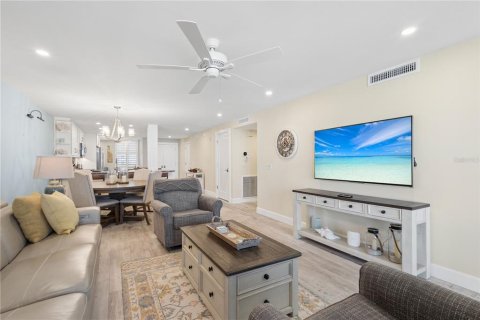 Copropriété à vendre à Sarasota, Floride: 2 chambres, 139.17 m2 № 2145015 - photo 13