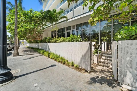 Copropriété à vendre à Miami Beach, Floride: 1 chambre, 75.99 m2 № 2023009 - photo 15