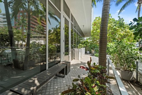 Copropriété à vendre à Miami Beach, Floride: 1 chambre, 75.99 m2 № 2023009 - photo 16