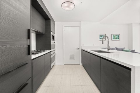 Copropriété à vendre à Miami Beach, Floride: 1 chambre, 75.99 m2 № 2023009 - photo 4
