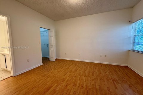 Copropriété à louer à Pembroke Pines, Floride: 2 chambres, 79.34 m2 № 1945292 - photo 5