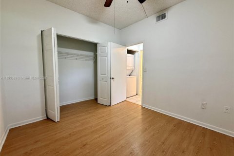 Copropriété à louer à Pembroke Pines, Floride: 2 chambres, 79.34 m2 № 1945292 - photo 10