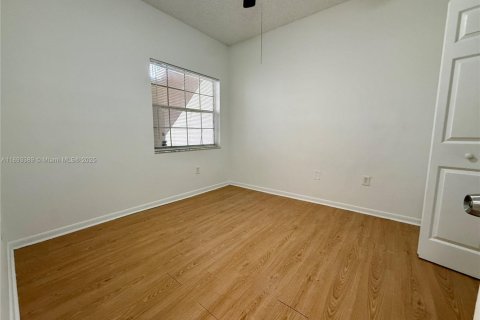 Copropriété à louer à Pembroke Pines, Floride: 2 chambres, 79.34 m2 № 1945292 - photo 9