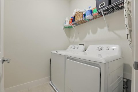 Townhouse in Oviedo, Florida 3 bedrooms, 174.38 sq.m. № 1770049 - photo 24
