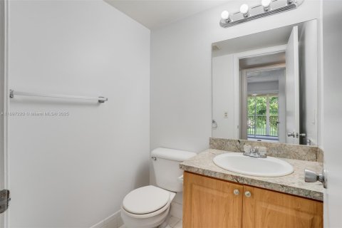 Снять в аренду кондоминиум в Пемброк-Пайнс, Флорида 2 спальни, 88.54м2, № 1949008 - фото 13