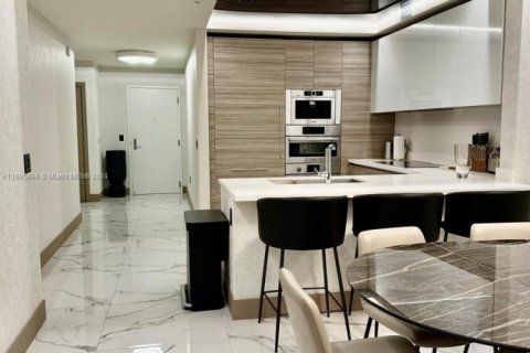 Condo in Sunny Isles Beach, Florida, 3 bedrooms № 1940107 - photo 4