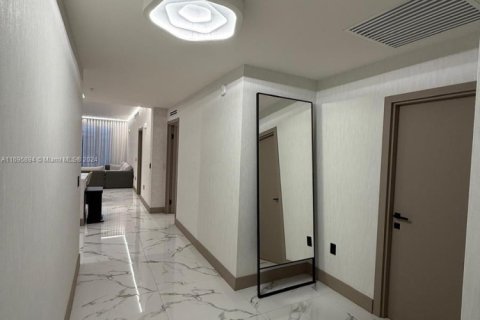 Condo in Sunny Isles Beach, Florida, 3 bedrooms № 1940107 - photo 6