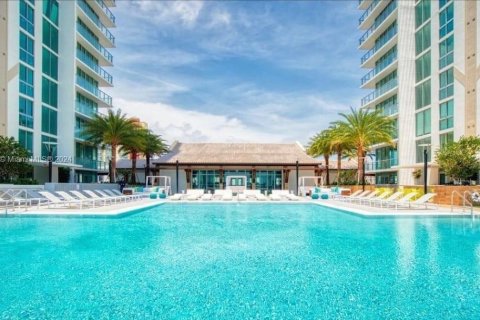 Condo in Sunny Isles Beach, Florida, 3 bedrooms № 1940107 - photo 25