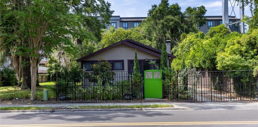 House in Gainesville, Florida 4 bedrooms, 102.38 sq.m. № 1850058