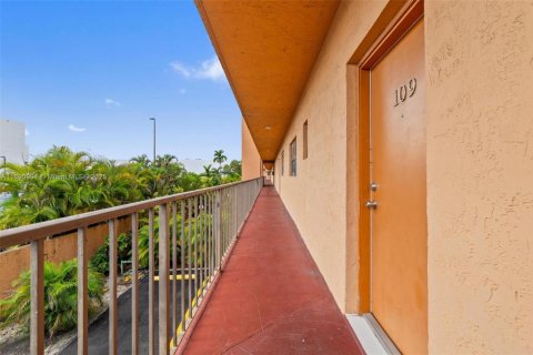 Купить кондоминиум в Хайалиа, Флорида 3 спальни, 120.4м2, № 2014947 - фото 4