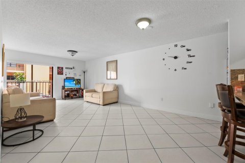 Купить кондоминиум в Хайалиа, Флорида 3 спальни, 120.4м2, № 2014947 - фото 12