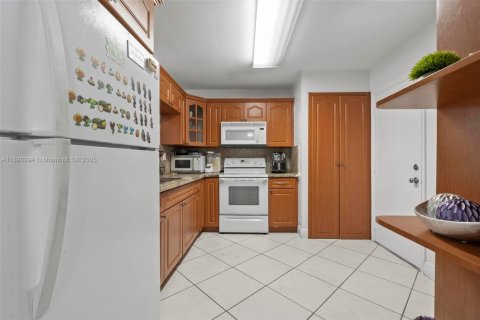 Купить кондоминиум в Хайалиа, Флорида 3 спальни, 120.4м2, № 2014947 - фото 8