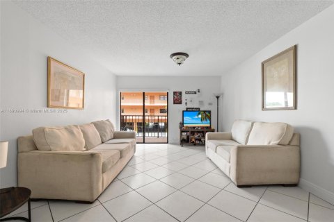 Купить кондоминиум в Хайалиа, Флорида 3 спальни, 120.4м2, № 2014947 - фото 22