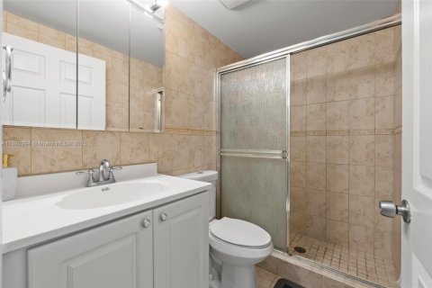 Купить кондоминиум в Хайалиа, Флорида 3 спальни, 120.4м2, № 2014947 - фото 23