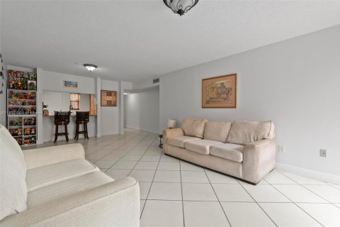 Купить кондоминиум в Хайалиа, Флорида 3 спальни, 120.4м2, № 2014947 - фото 14