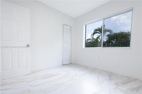 Casa en venta en North Miami, Florida, 4 dormitorios, 149.11 m2 № 1825711 - foto 21