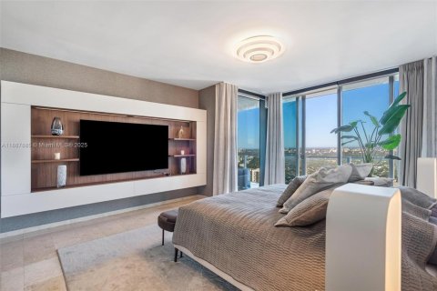 Condo in Miami, Florida, 4 bedrooms  № 1942331 - photo 22