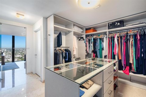 Condo in Miami, Florida, 4 bedrooms  № 1942331 - photo 27