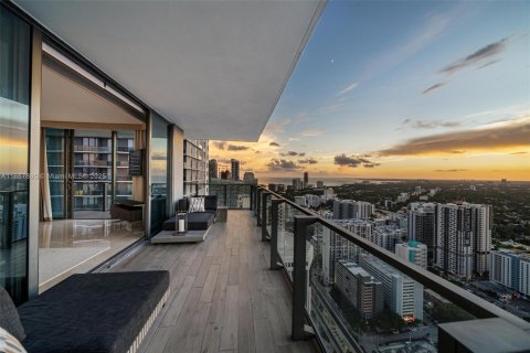 Condo in Miami, Florida, 4 bedrooms  № 1942331 - photo 30