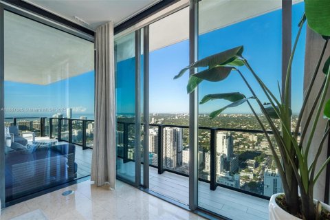 Condo in Miami, Florida, 4 bedrooms  № 1942331 - photo 23