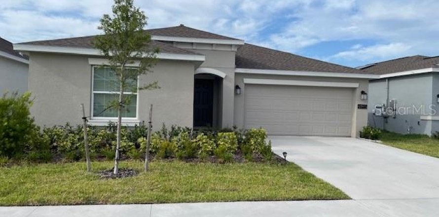House in Groveland, Florida 4 bedrooms, 178.19 sq.m. № 1242658