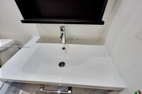 Condo in Plantation, Florida, 1 bedroom  № 1872151 - photo 5