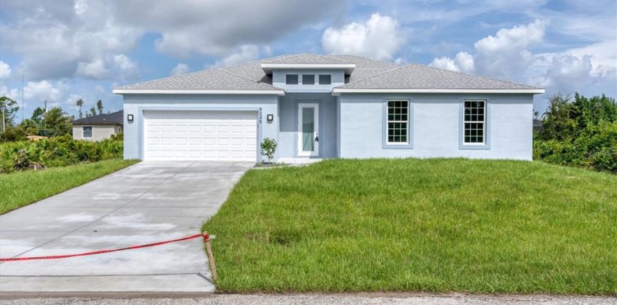 House in Port Charlotte, Florida 3 bedrooms, 183.02 sq.m. № 1908970