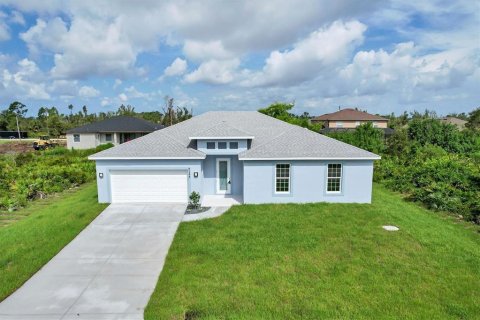 House in Port Charlotte, Florida 3 bedrooms, 183.02 sq.m. № 1908970 - photo 2