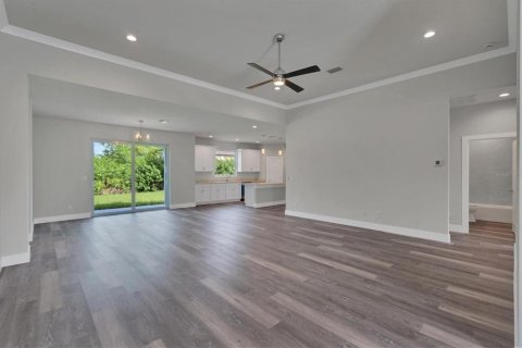 House in Port Charlotte, Florida 3 bedrooms, 183.02 sq.m. № 1908970 - photo 14