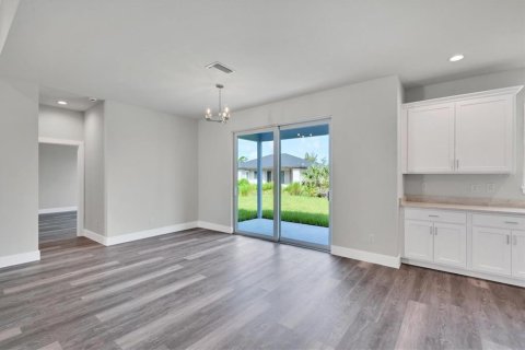 House in Port Charlotte, Florida 3 bedrooms, 183.02 sq.m. № 1908970 - photo 18