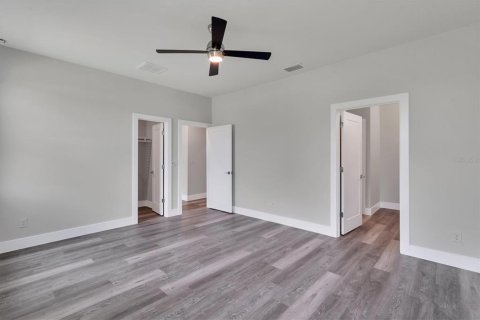 House in Port Charlotte, Florida 3 bedrooms, 183.02 sq.m. № 1908970 - photo 24