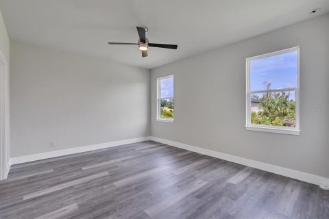 House in Port Charlotte, Florida 3 bedrooms, 183.02 sq.m. № 1908970 - photo 25