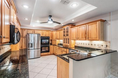 House in San Antonio, Florida 3 bedrooms, 232.26 sq.m. № 2135250 - photo 27