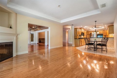 House in San Antonio, Florida 3 bedrooms, 232.26 sq.m. № 2135250 - photo 12