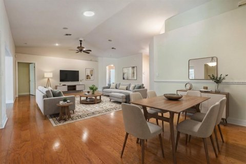 House in San Antonio, Florida 3 bedrooms, 232.26 sq.m. № 2135250 - photo 2