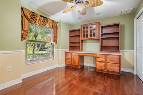 House in San Antonio, Florida 3 bedrooms, 232.26 sq.m. № 2135250 - photo 23