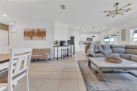 Casa en venta en Kissimmee, Florida, 3 dormitorios, 139.35 m2 № 1719043 - foto 5