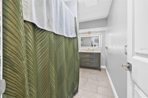 House in Saint Petersburg, Florida 2 bedrooms, 112.13 sq.m. № 1679859 - photo 20