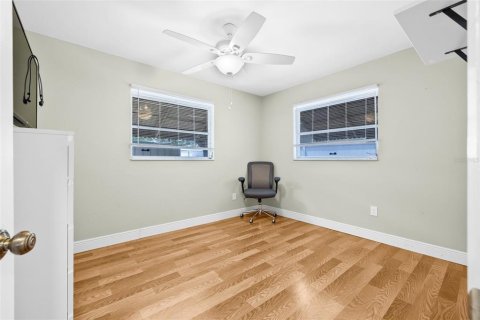 House in Saint Petersburg, Florida 2 bedrooms, 112.13 sq.m. № 1679859 - photo 18