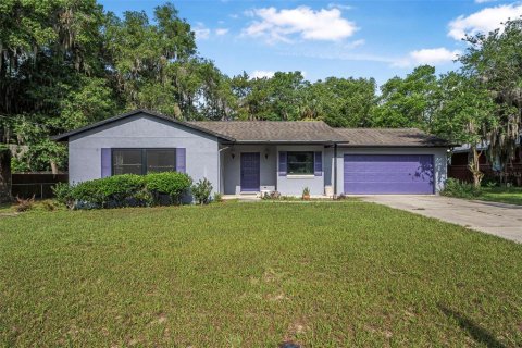 House in Palatka, Florida 2 bedrooms, 113.71 sq.m. № 1759856 - photo 1