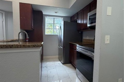 Condo in Orlando, Florida, 2 bedrooms № 2229271 - photo 11