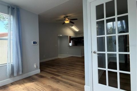 Condo in Orlando, Florida, 2 bedrooms № 2229271 - photo 8
