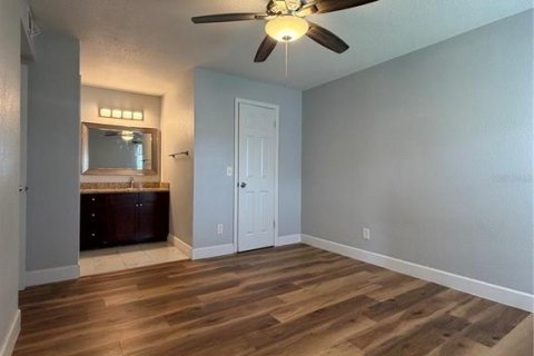 Condo in Orlando, Florida, 2 bedrooms № 2229271 - photo 16