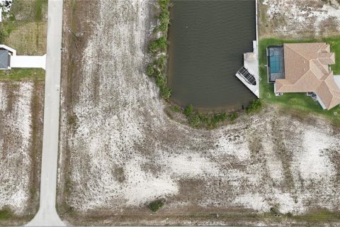 Terreno en venta en Cape Coral, Florida № 1691018 - foto 14