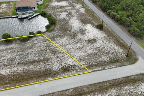 Terreno en venta en Cape Coral, Florida № 1691018 - foto 3